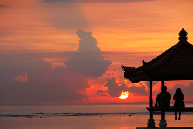 Sunrise at Sanur Beach, Bali. Image: Free Photo Guides